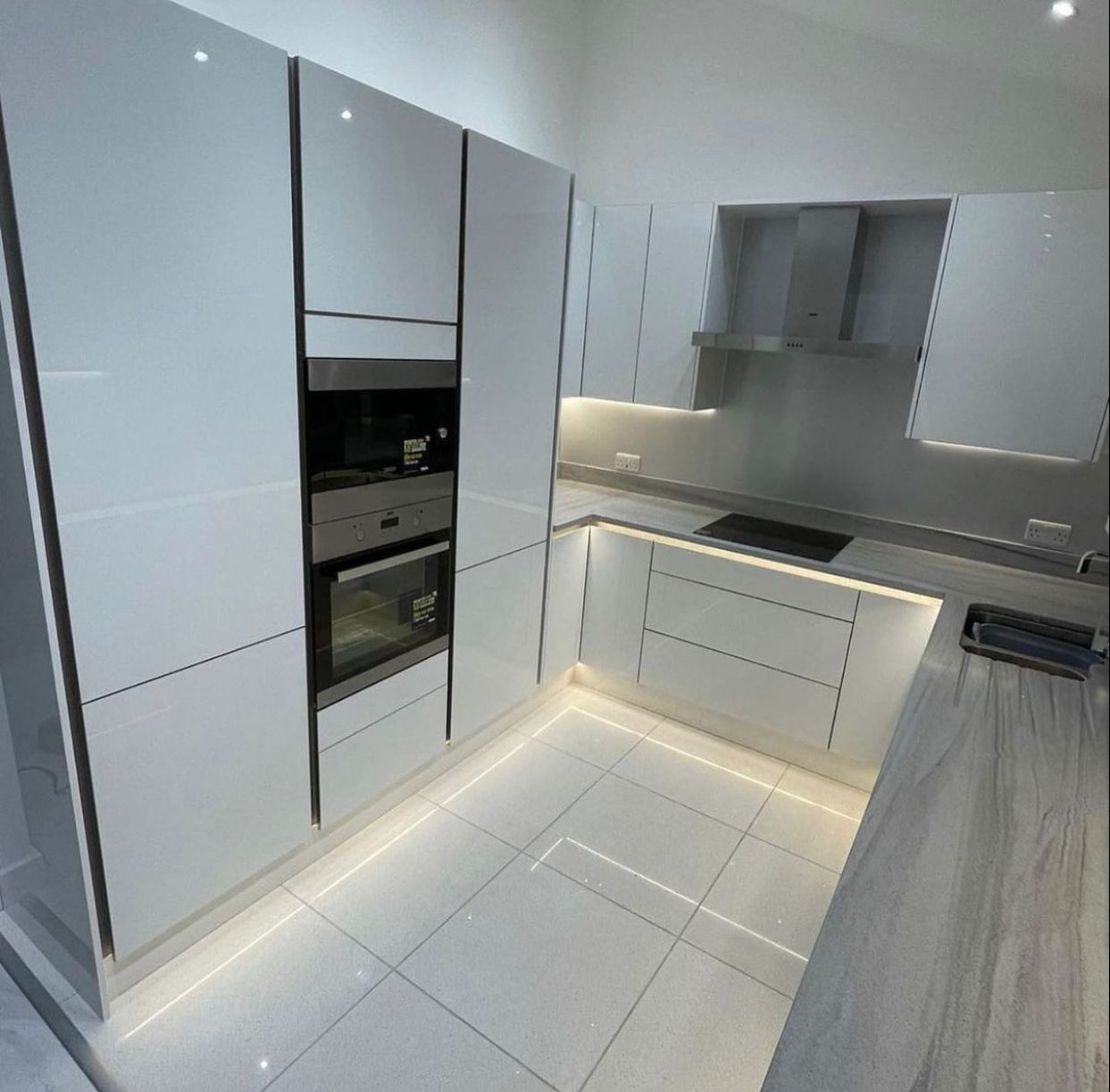 Bright & Budget-Friendly Kitchen